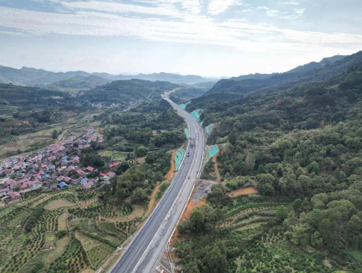 沅辰高速二標(biāo)隧道施工全部完成